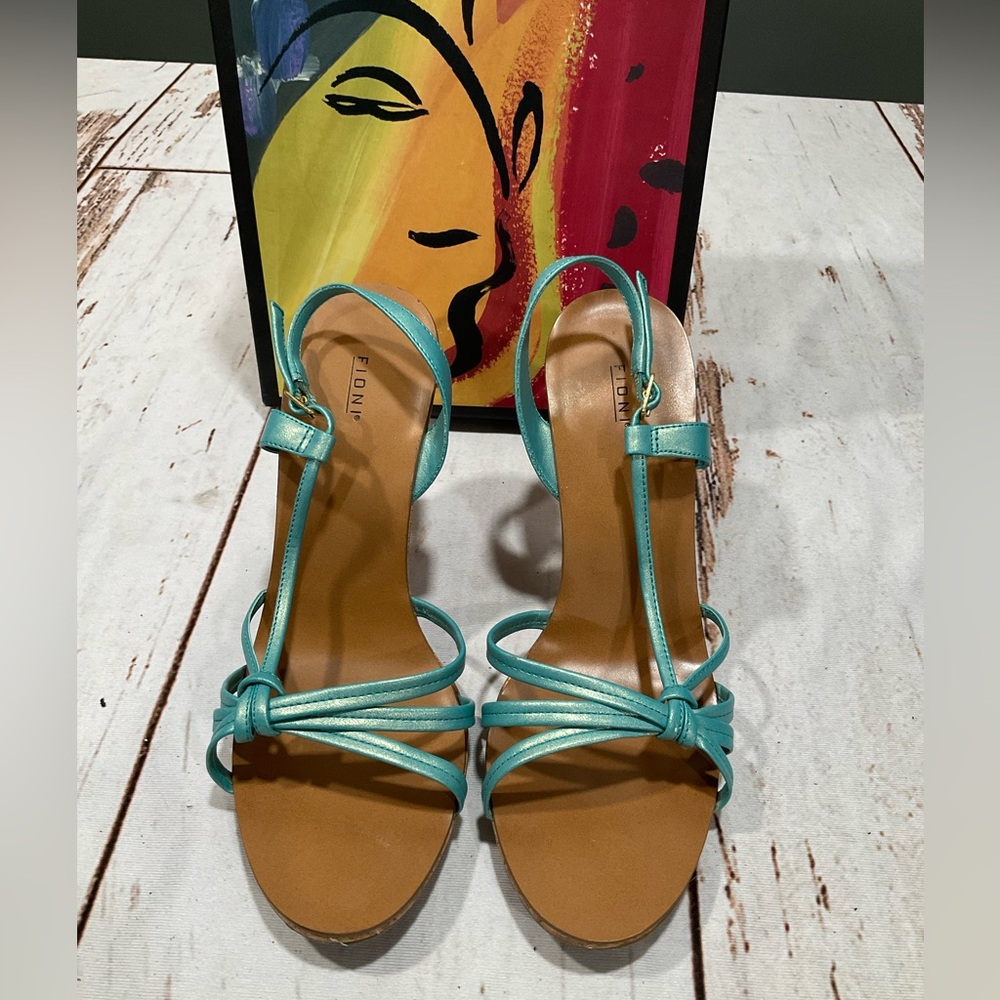 FIONI TURQUOISE STRAPPY HEELED SANDALS